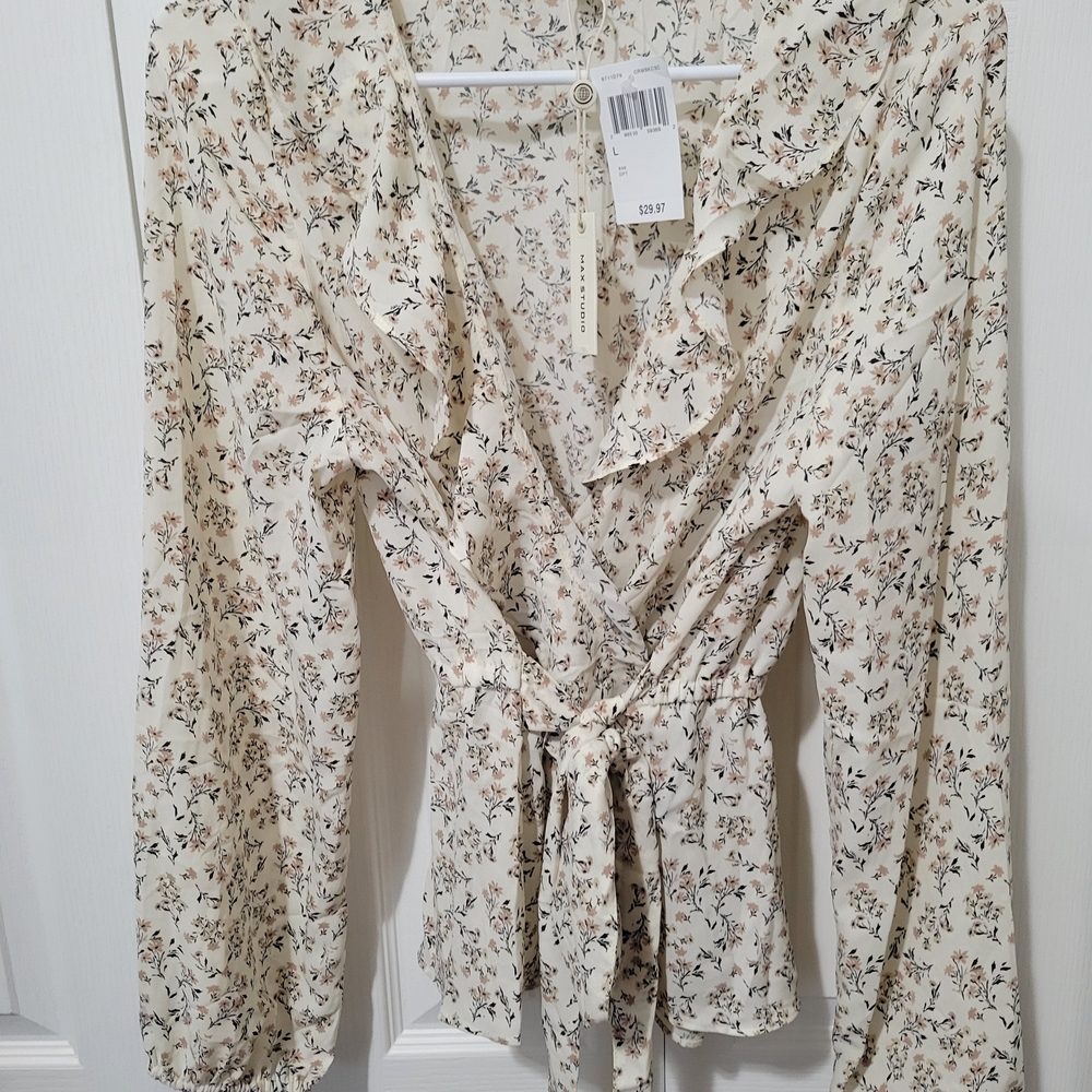 NWT Max Studio Tan Cream Tie Front Ruffled Blouse